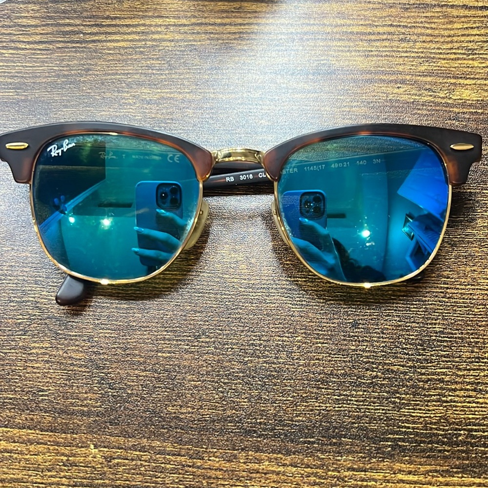 RAYBANS